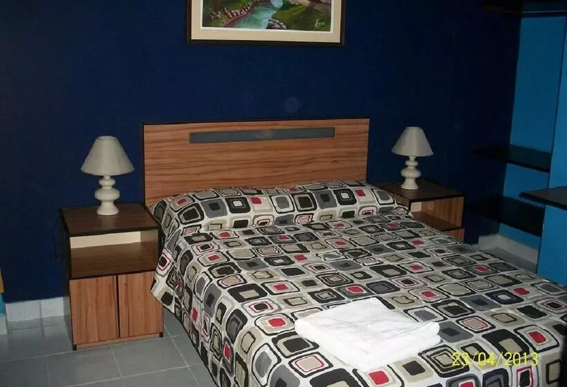 Hostal Hellen Ross