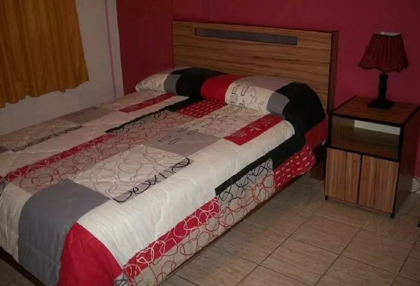 Hostal Hellen Ross