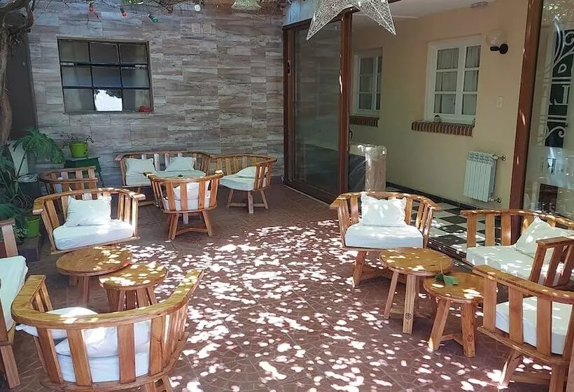 مسافرخانه Hosteria Villa Del Lago