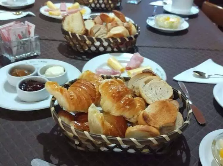 مسافرخانه Hosteria Villa Del Lago
