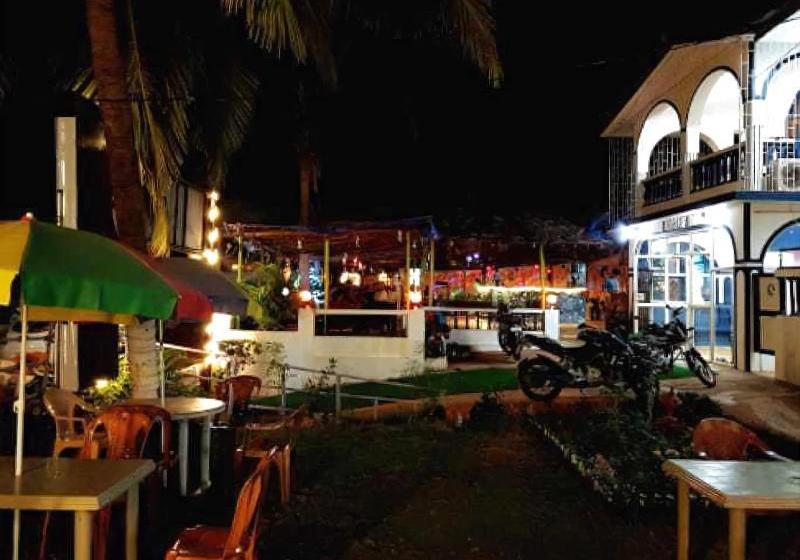 Hotell Royal Castle Baga Beach Resort