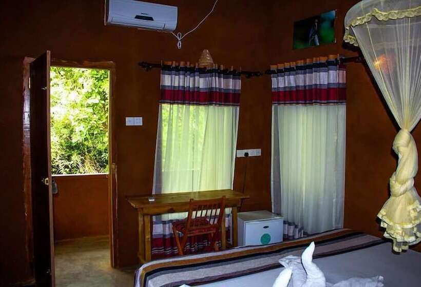 Hotell The Thick Forest