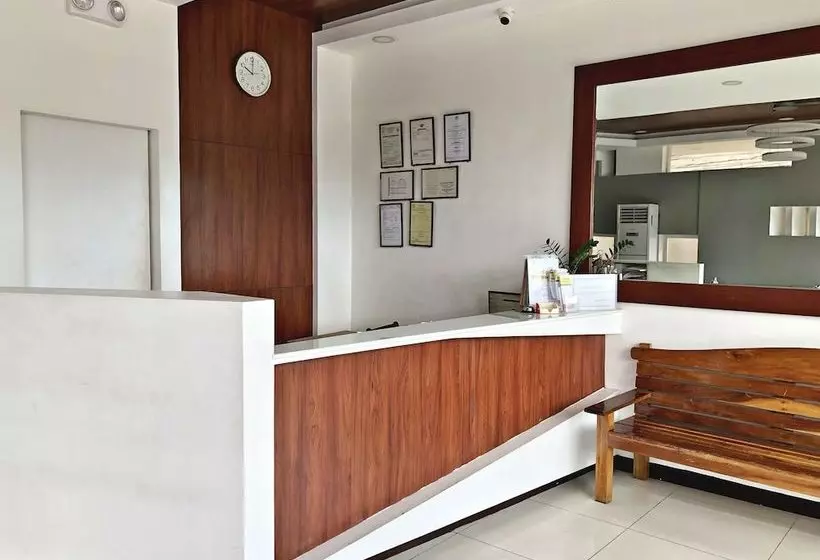 ホテル Tiptop Tower Suite Inn