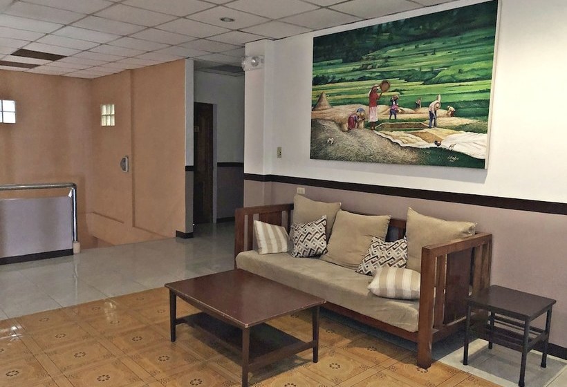 בית מלון כפרי Tiptop Tower Suite Inn