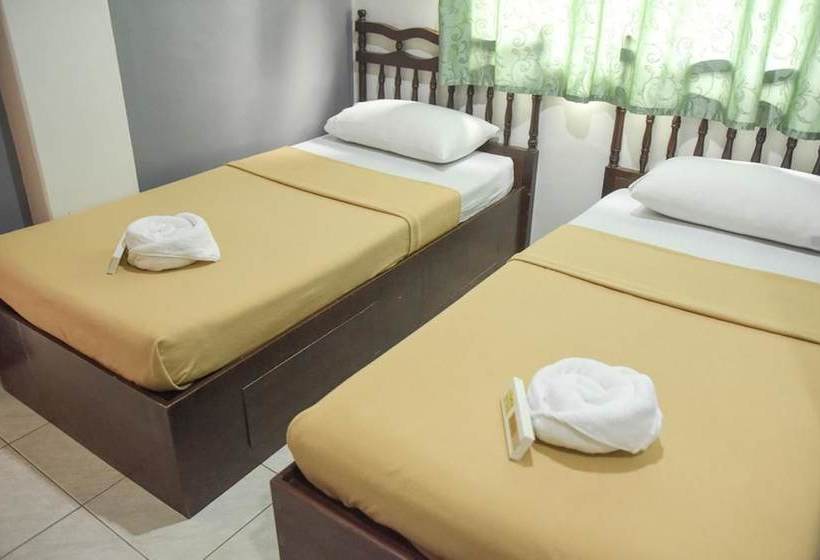 בית מלון כפרי Tiptop Tower Suite Inn