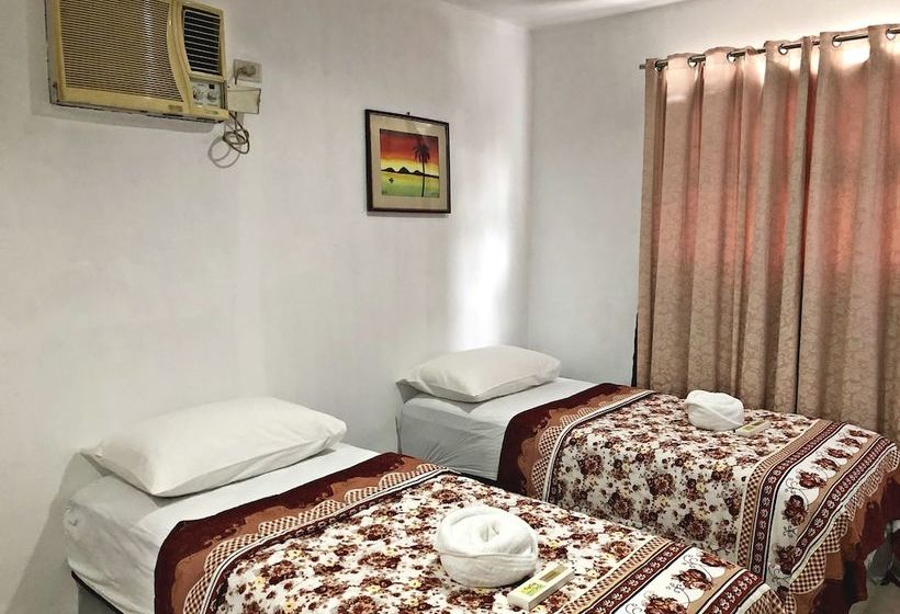 בית מלון כפרי Tiptop Tower Suite Inn