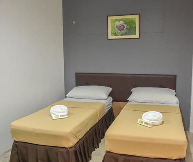 בית מלון כפרי Tiptop Tower Suite Inn