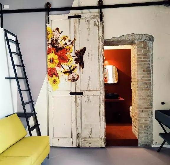 Magma Home   Rooms & Roof