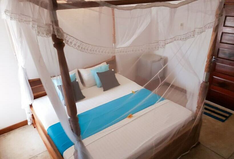 White Villa Beach Resort