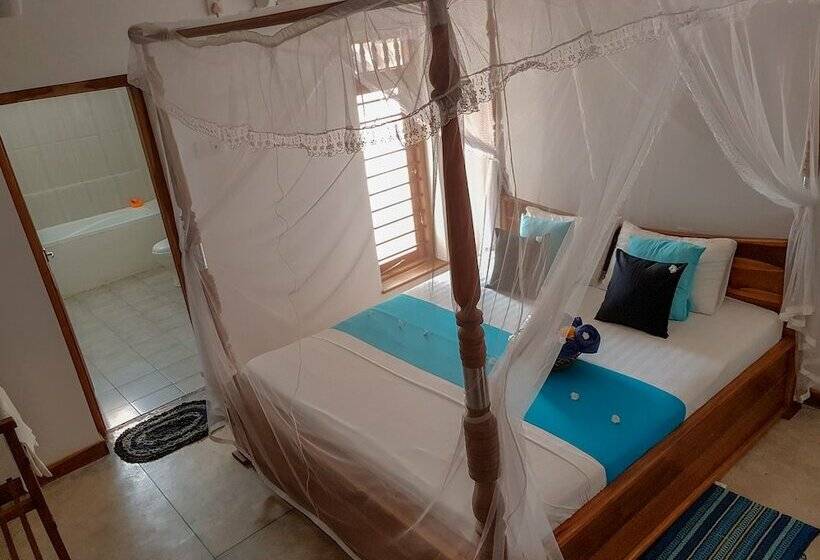 White Villa Beach Resort