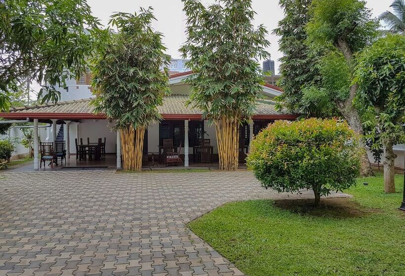 White Villa Beach Resort