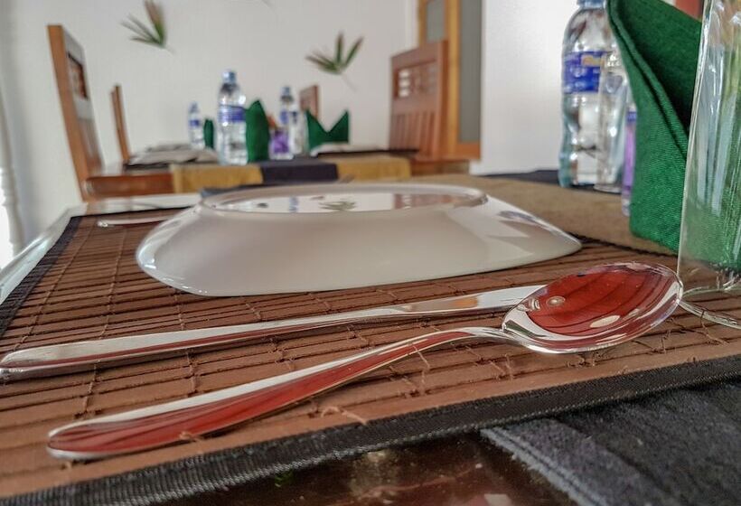 White Villa Beach Resort