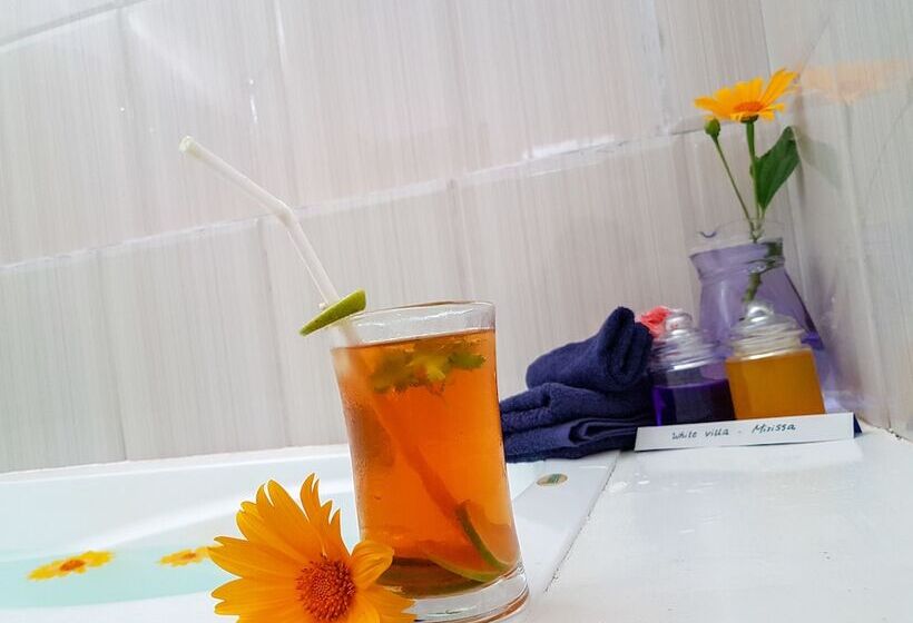 White Villa Beach Resort