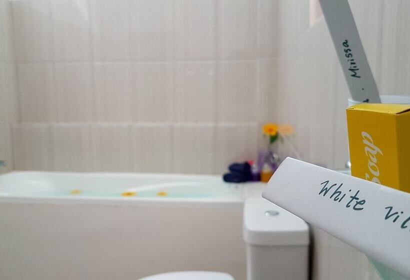 White Villa Beach Resort