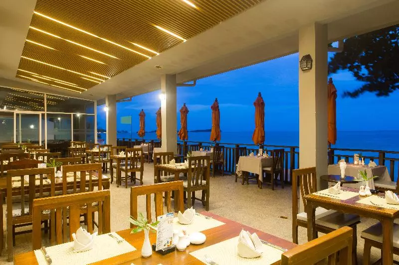 Chaweng Cove Beach Resort