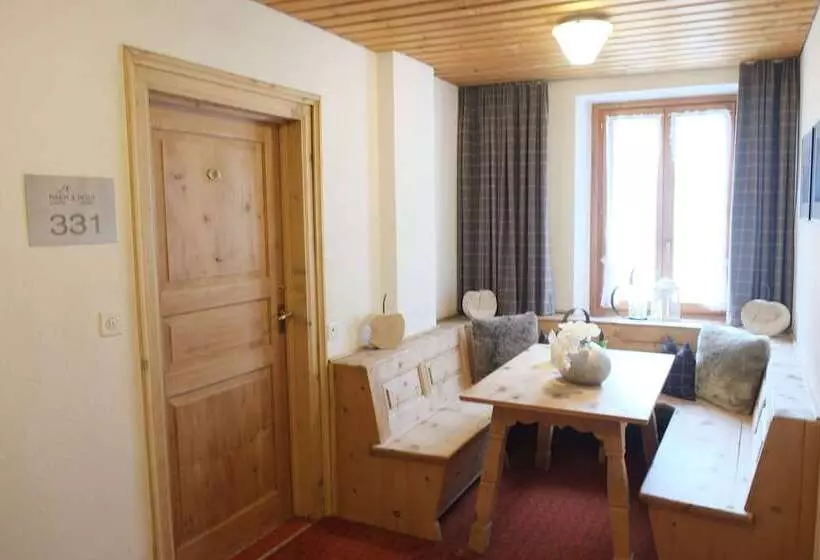 Отель Baer & Post Zernez