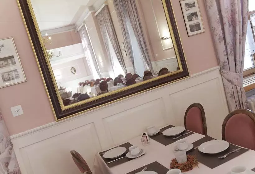 Отель Baer & Post Zernez