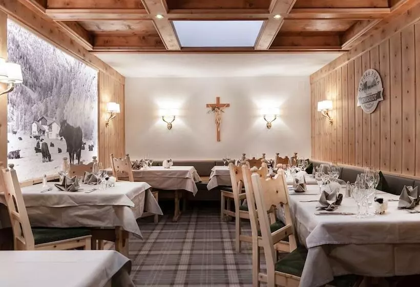 Отель Baer & Post Zernez