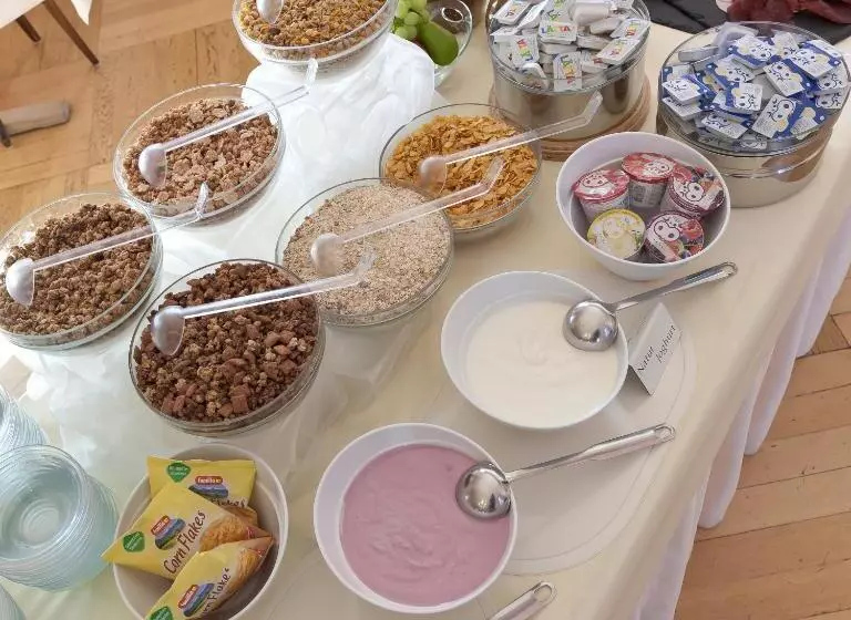 Отель Baer & Post Zernez