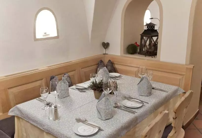 Отель Baer & Post Zernez