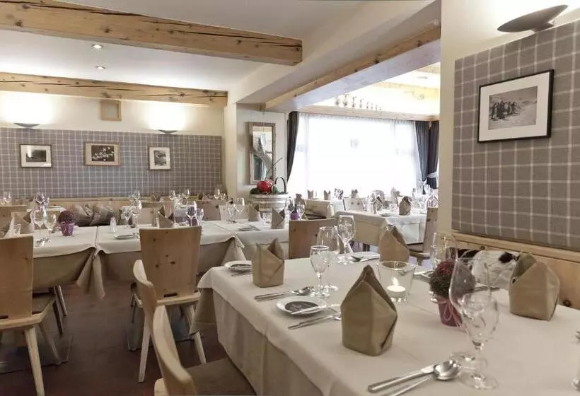 Отель Baer & Post Zernez