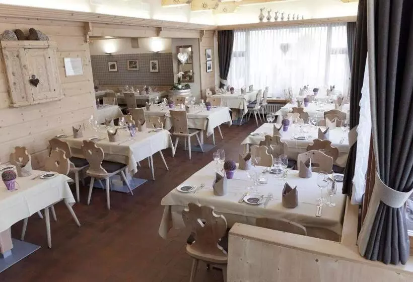 Отель Baer & Post Zernez