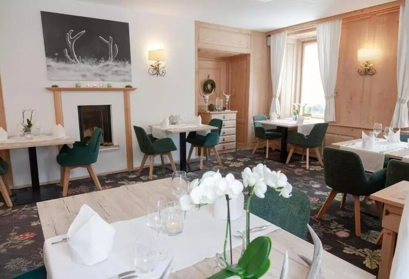 Отель Baer & Post Zernez