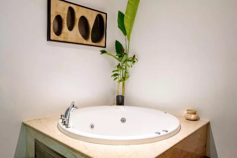 호텔 Holiday Inn Resort Phuket Karon Beach, An Ihg