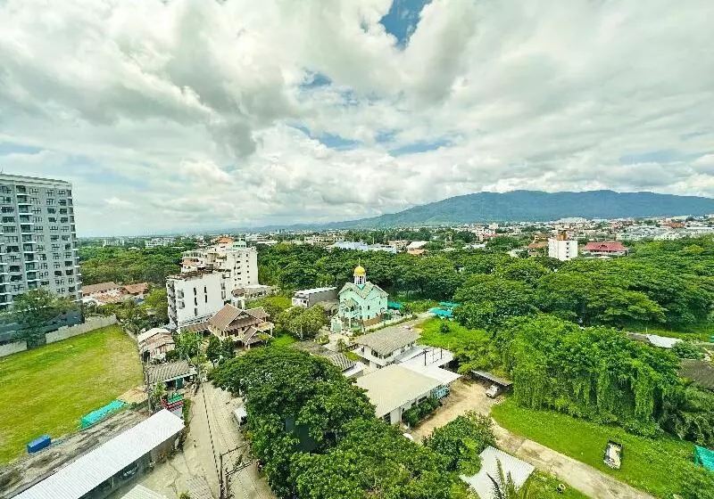 בית מלון כפרי Lanna Palace 2004