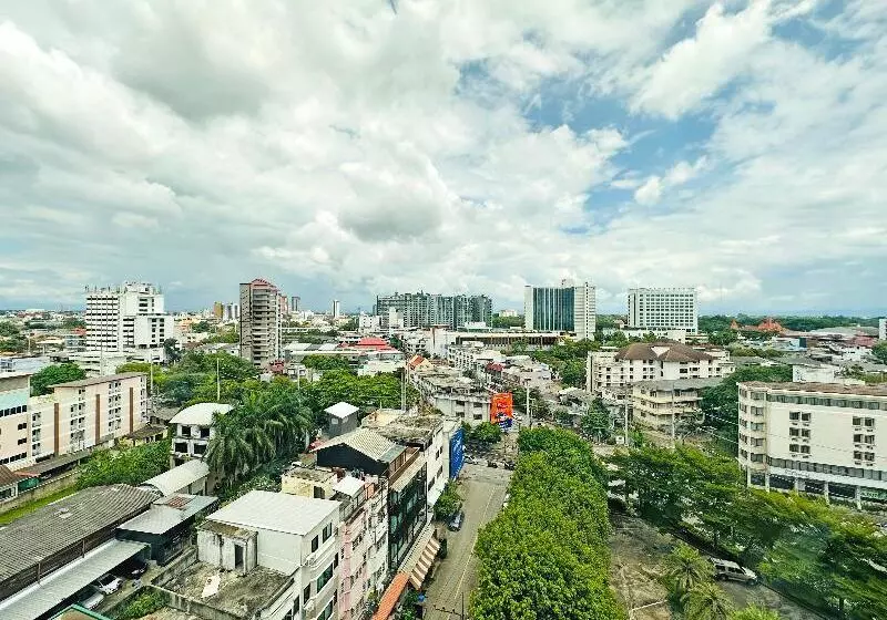 בית מלון כפרי Lanna Palace 2004