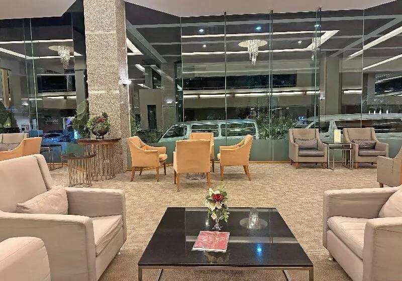 בית מלון כפרי Lanna Palace 2004