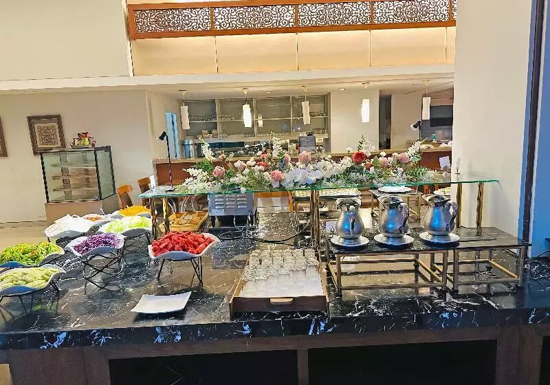 בית מלון כפרי Lanna Palace 2004