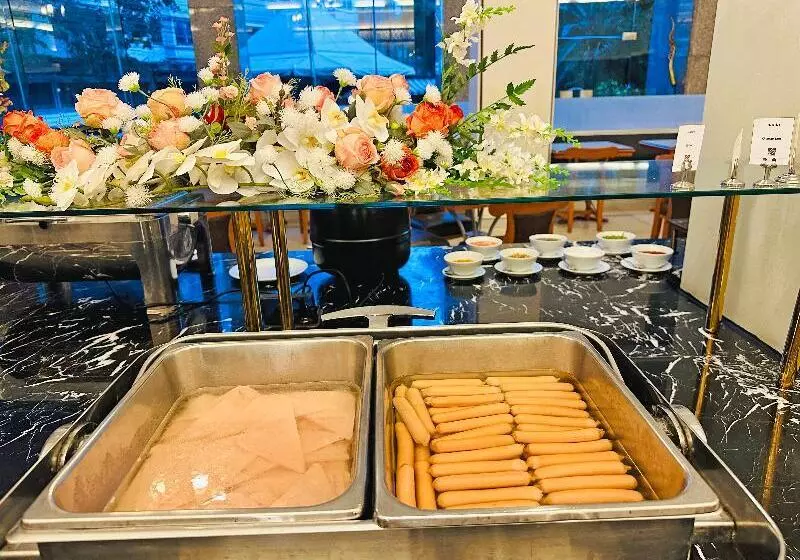 בית מלון כפרי Lanna Palace 2004