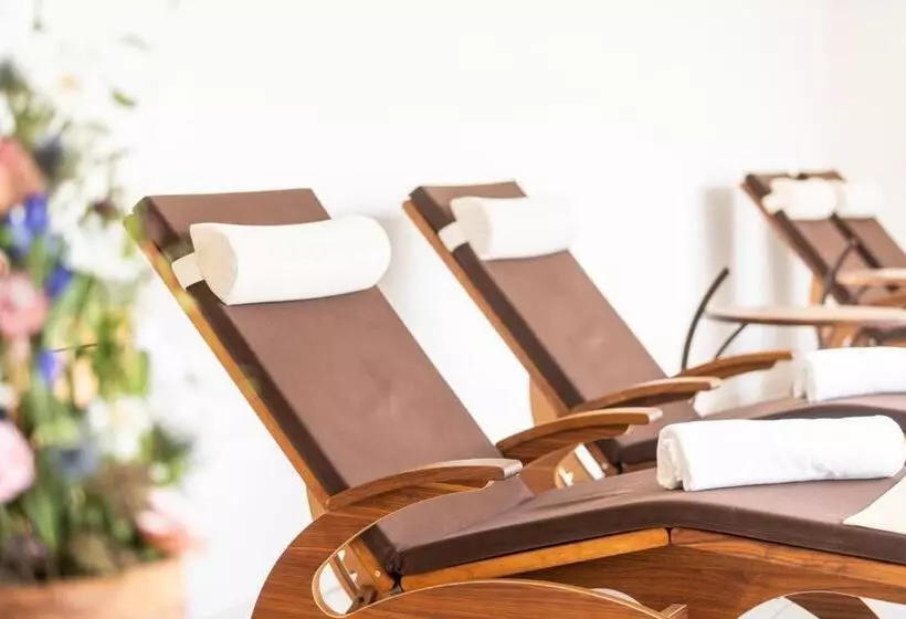 ホテル Lenzerhorn