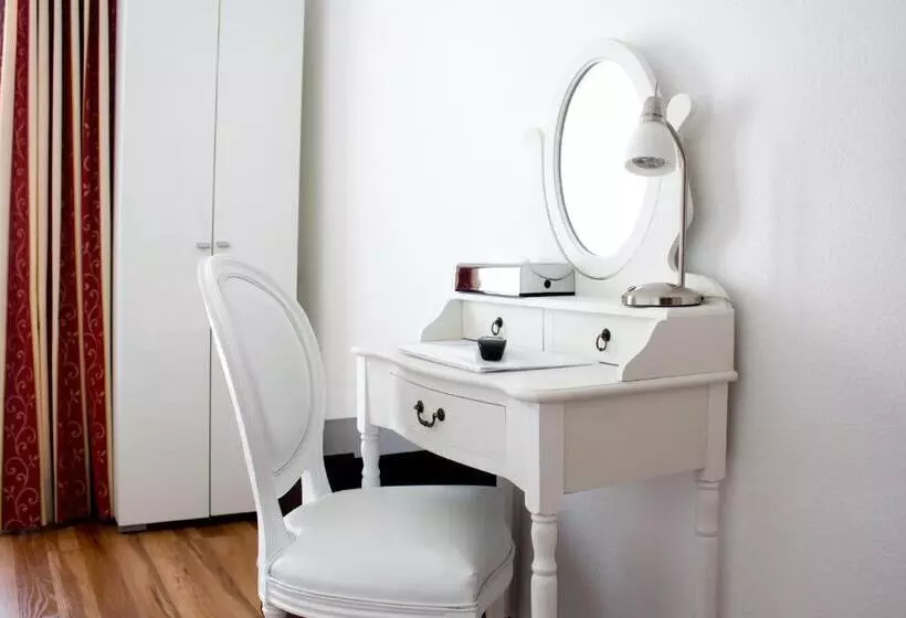 Отель Weisses Kreuz