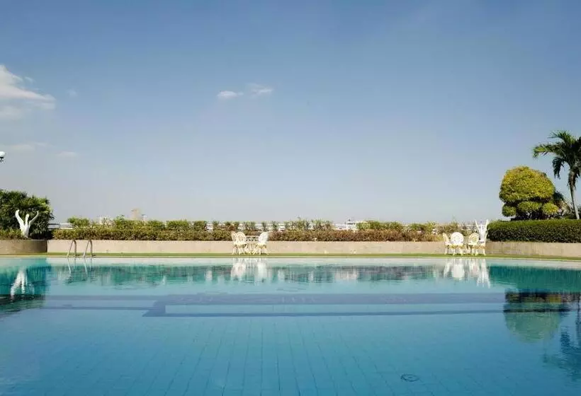 Town In Town Hotel Bangkok