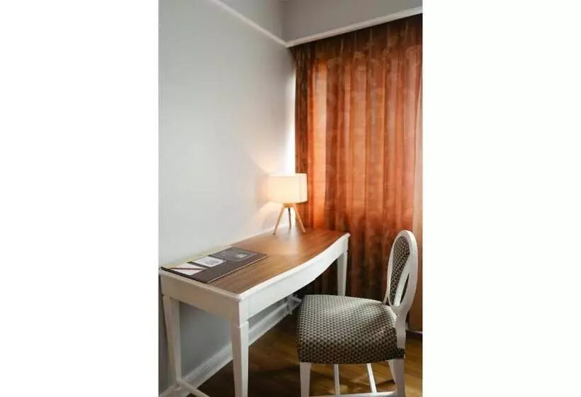 Town In Town Hotel Bangkok