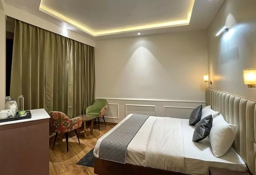 Moustache Manali Hostel