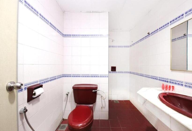 Comfort Hotel 2 By Oyo Rooms