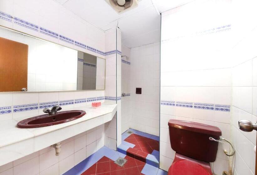 Comfort Hotel 2 By Oyo Rooms