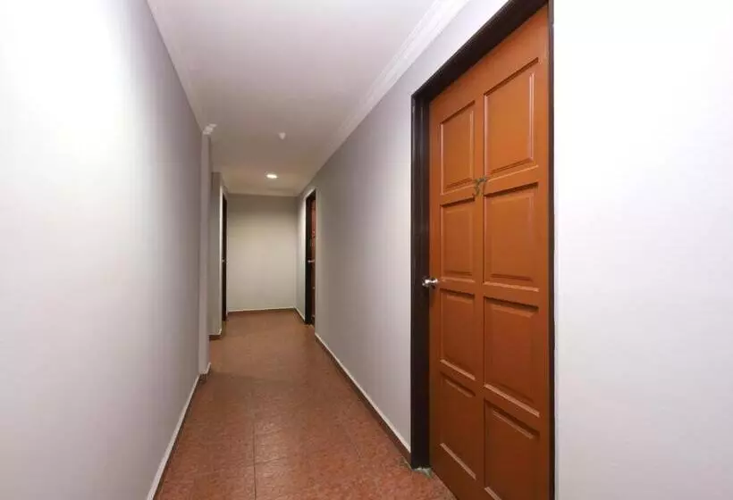 Comfort Hotel 2 By Oyo Rooms