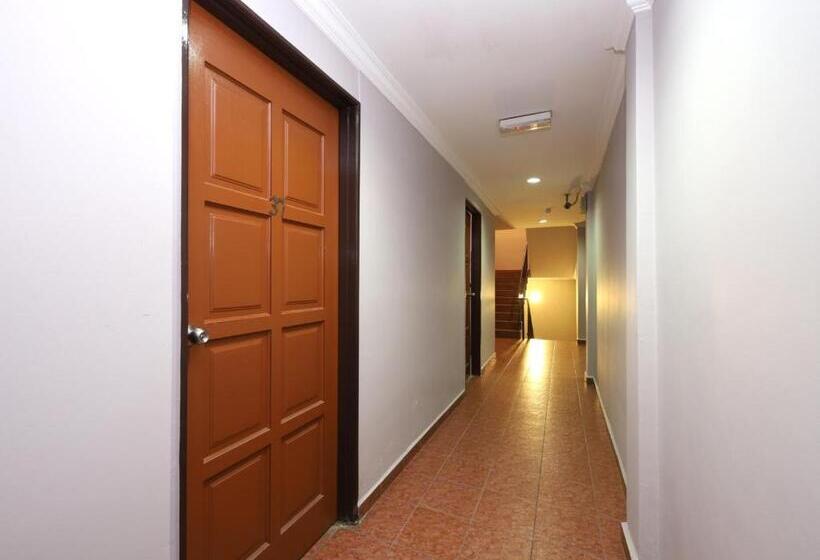 Comfort Hotel 2 By Oyo Rooms