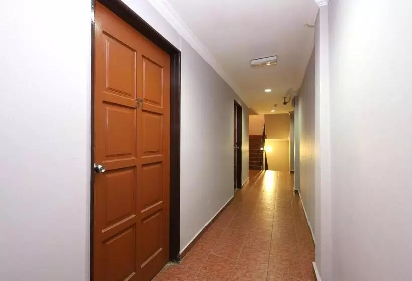 Comfort Hotel 2 By Oyo Rooms