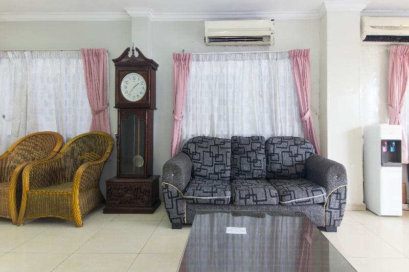 Comfort Hotel 2 By Oyo Rooms