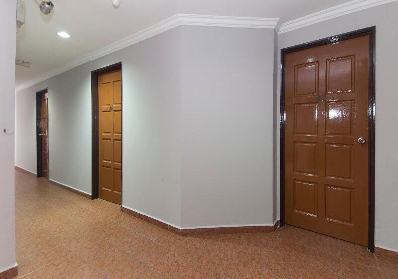 Comfort Hotel 2 By Oyo Rooms