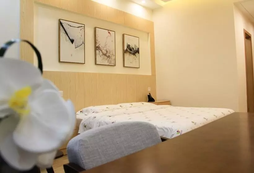 هتل Shanghai Teeinn