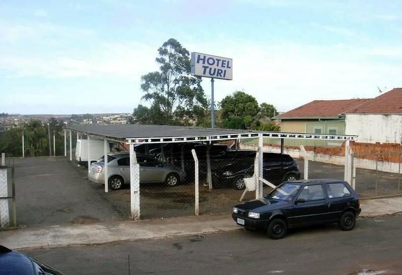 فندق Turi