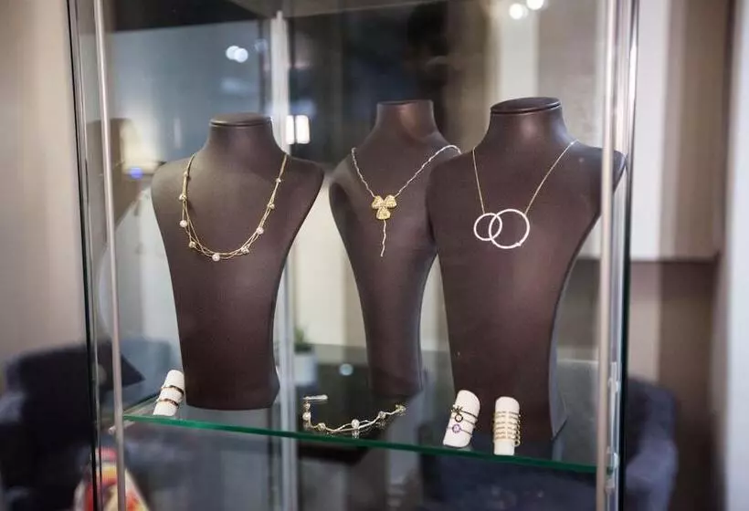 Majatalo Diamond City Living