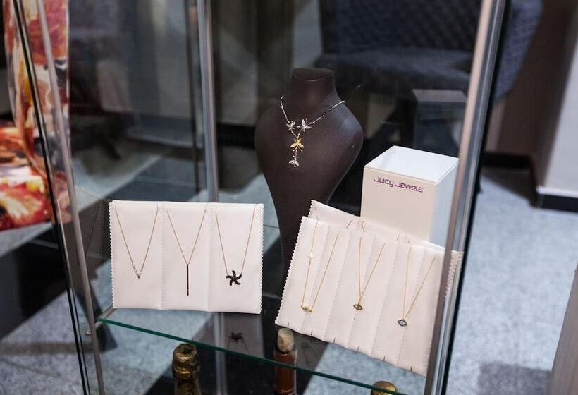 ペンション Diamond City Living