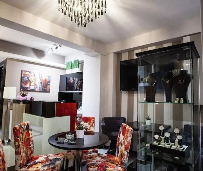 Majatalo Diamond City Living